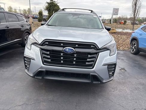 Used 2024 Subaru Ascent Onyx Edition image 2