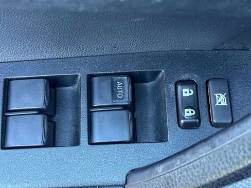 Used 2017 Toyota Corolla SE w/ Carpet Mat Package (TMS) image 11