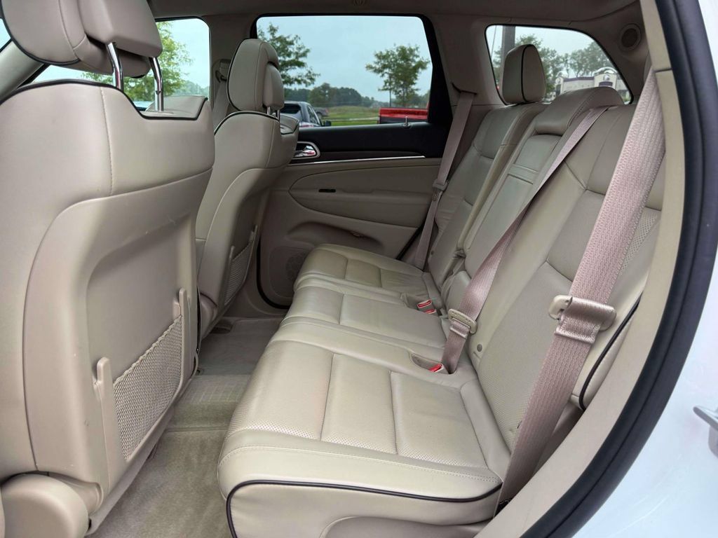 Used 2018 Jeep Grand Cherokee Overland AWD/4WD image 11