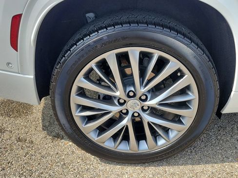 Used 2025 Buick Enclave Avenir w/ Super Cruise Package FWD image 6