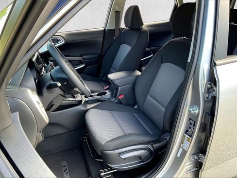 Used 2025 Kia Soul LX FWD image 26