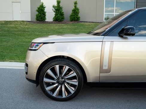 Used 2023 Land Rover Range Rover SV AWD/4WD image 41