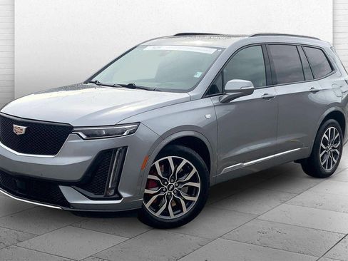 Certified 2025 Cadillac XT6 Sport w/ Platinum Package image 12