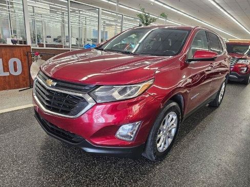Used 2018 Chevrolet Equinox LT FWD image 2