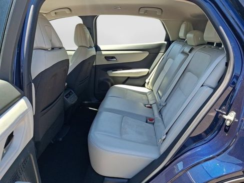 Used 2023 Nissan Ariya FWD image 12