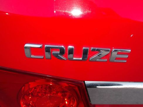 Used 2014 Chevrolet Cruze LT image 33