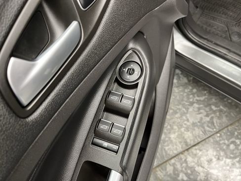 Certified 2018 Ford Escape Titanium w/ Ford Safe & Smart Package image 10