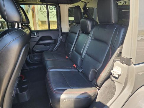 Used 2022 Jeep Wrangler Unlimited Rubicon w/ Xtreme Recon 35" Tire Package image 10