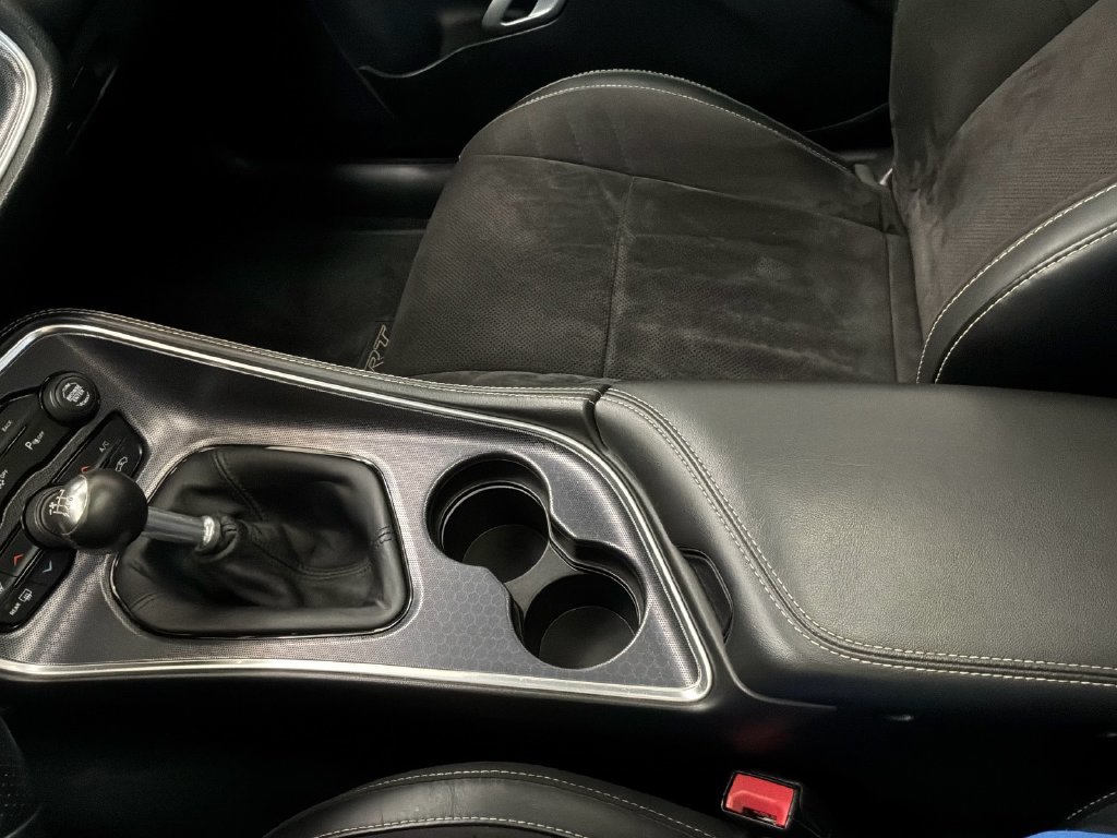 Used 2015 Dodge Challenger SRT RWD image 30