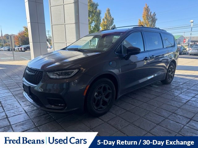 Used 2022 Chrysler Pacifica Touring-L w/ Uconnect Theater Family Group FWD image 25