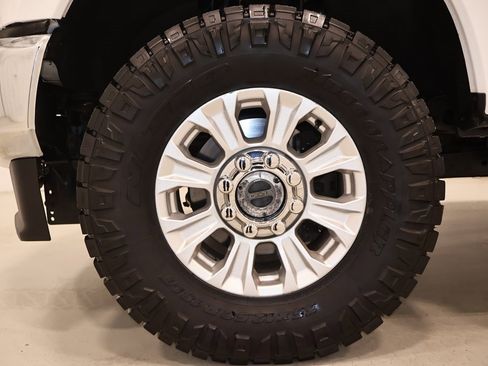 Certified 2022 Ford F350 XL w/ Power Equipment Group image 29