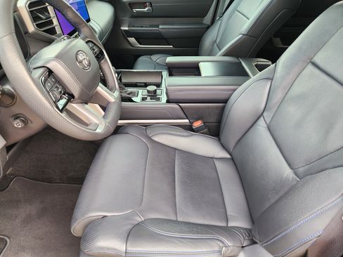 Used 2025 Toyota Sequoia Platinum image 13