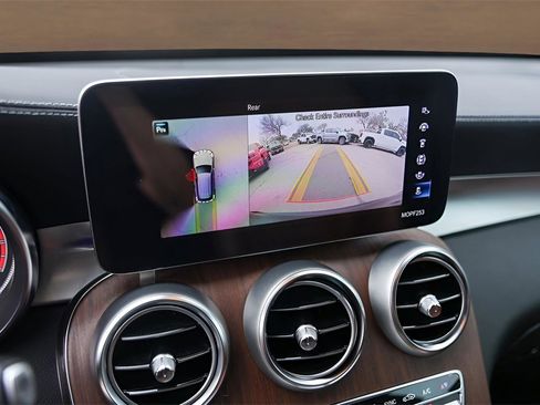 Used 2020 Mercedes-Benz GLC 43 AMG 4MATIC image 17