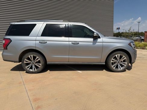 Used 2020 Ford Expedition Limited w/ Equipment Group 302A RWD image 2