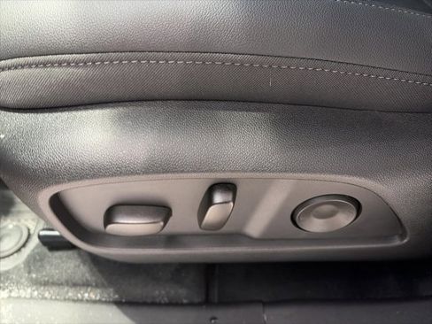 New 2026 Chevrolet Equinox LT w/ Convenience Package II image 11