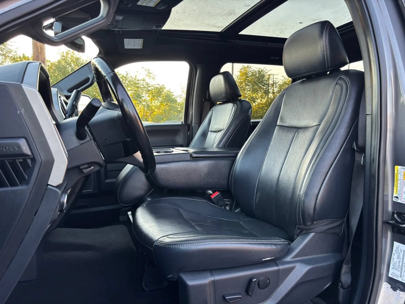 Used 2022 Ford F350 Lariat AWD/4WD image 11