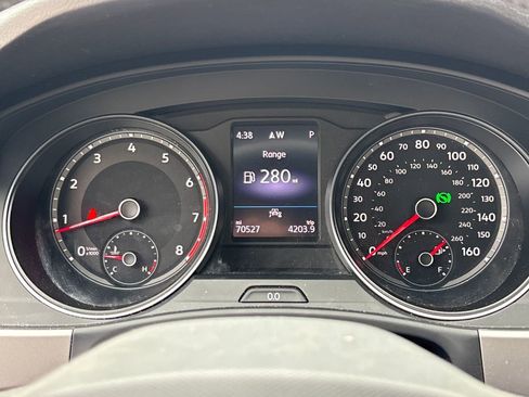 Used 2020 Volkswagen Atlas Cross Sport SE w/ Panoramic Sunroof Package image 21