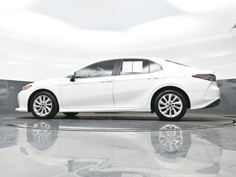 Used 2022 Toyota Camry LE FWD image 28