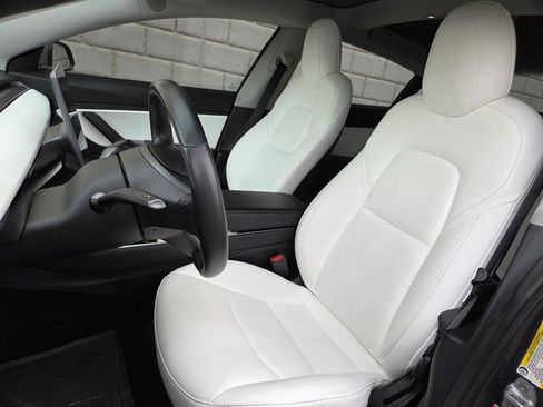 Used 2018 Tesla Model 3 Long Range image 18