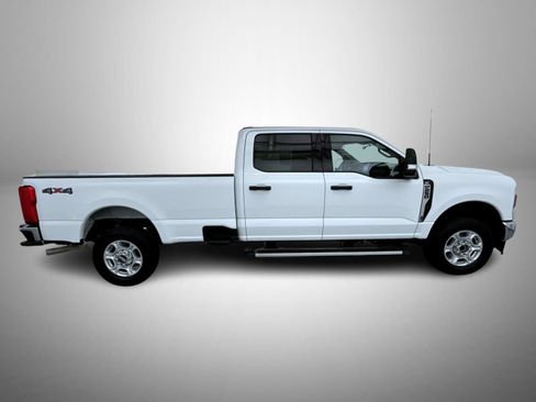 Used 2025 Ford F250 XLT AWD/4WD image 4