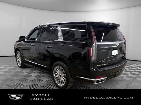 Used 2023 Cadillac Escalade Premium Luxury AWD/4WD image 3