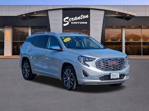 Used 2019 GMC Terrain Denali w/ Advanced Safety Package image 7