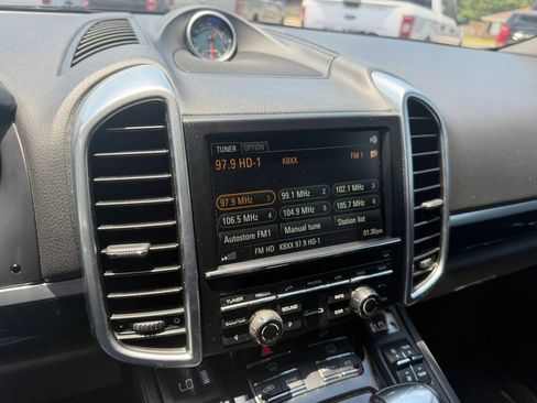 Used 2016 Porsche Cayenne AWD/4WD image 22