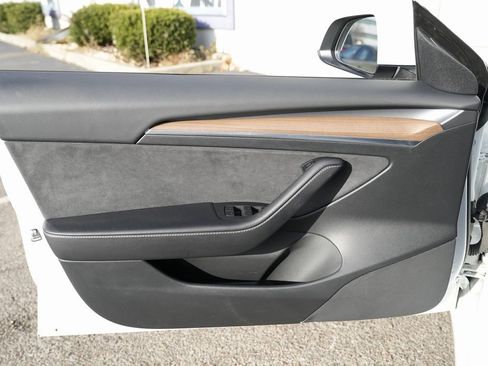 Used 2023 Tesla Model 3 Standard Range image 27