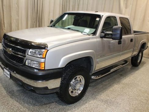 Used 2006 Chevrolet Silverado 2500 LT w/ Onstar Plus Package image 4