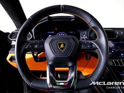 Used 2021 Lamborghini Urus image 13