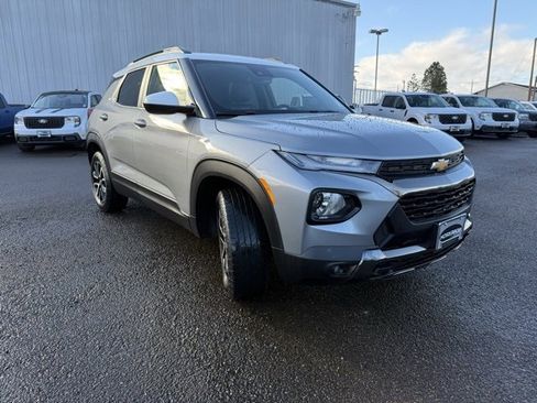 Used 2023 Chevrolet TrailBlazer ACTIV w/ Convenience Package image 9