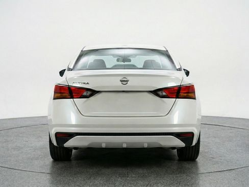 Used 2025 Nissan Altima 2.5 SV FWD image 6
