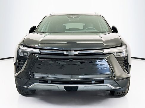 Used 2024 Chevrolet Blazer EV LT image 2