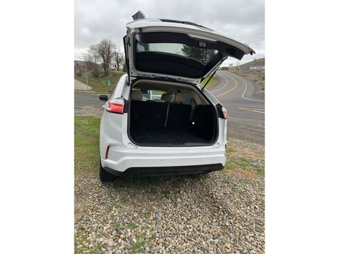 Used 2022 Ford Edge SE w/ Black Appearance Package image 5