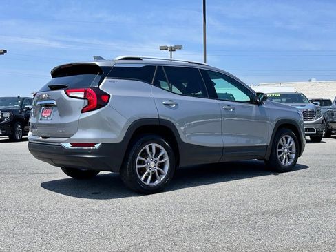 Used 2024 GMC Terrain SLT w/ Tech Package AWD/4WD image 11
