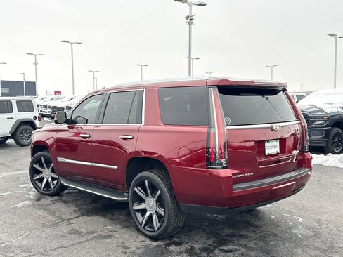 Used 2016 Cadillac Escalade Luxury image 5
