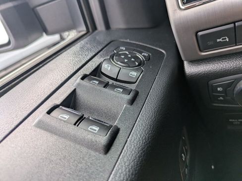 Used 2019 Ford F150 Platinum w/ Equipment Group 701A Luxury AWD/4WD image 28
