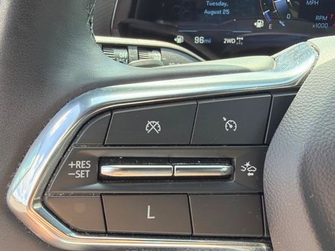 Used 2025 Chevrolet Equinox LT AWD/4WD image 14