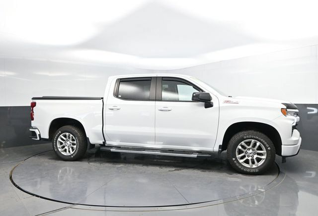 Used 2024 Chevrolet Silverado 1500 RST AWD/4WD image 3