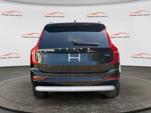Used 2022 Volvo XC90 T6 Momentum w/ Climate Package AWD/4WD image 9