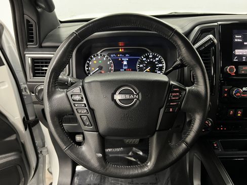 Used 2024 Nissan Titan SV image 16