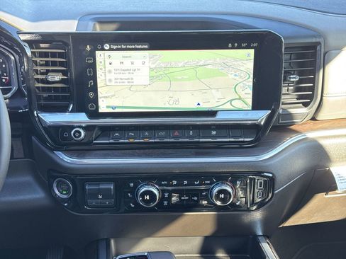 Used 2025 GMC Sierra 1500 SLT w/ SLT Premium Plus Package image 30