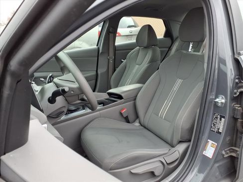 Certified 2024 Hyundai Elantra SEL image 3