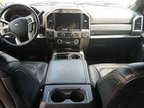 Used 2022 Ford F250 Platinum w/ FX4 Off-Road Package AWD/4WD image 23