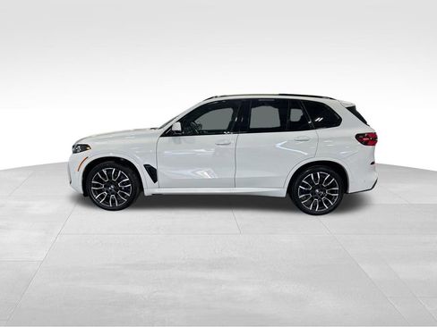 Used 2024 BMW X5 xDrive40i w/ M Sport Package image 3