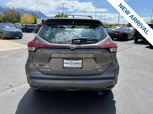 Used 2023 Nissan Kicks SR w/ SR Premium Package FWD image 6
