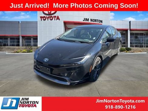 Used 2023 Toyota Prius Limited w/ Limited Premium Package image 3