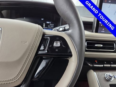 Used 2021 Lincoln Aviator Grand Touring w/ Elements Package Plus image 32