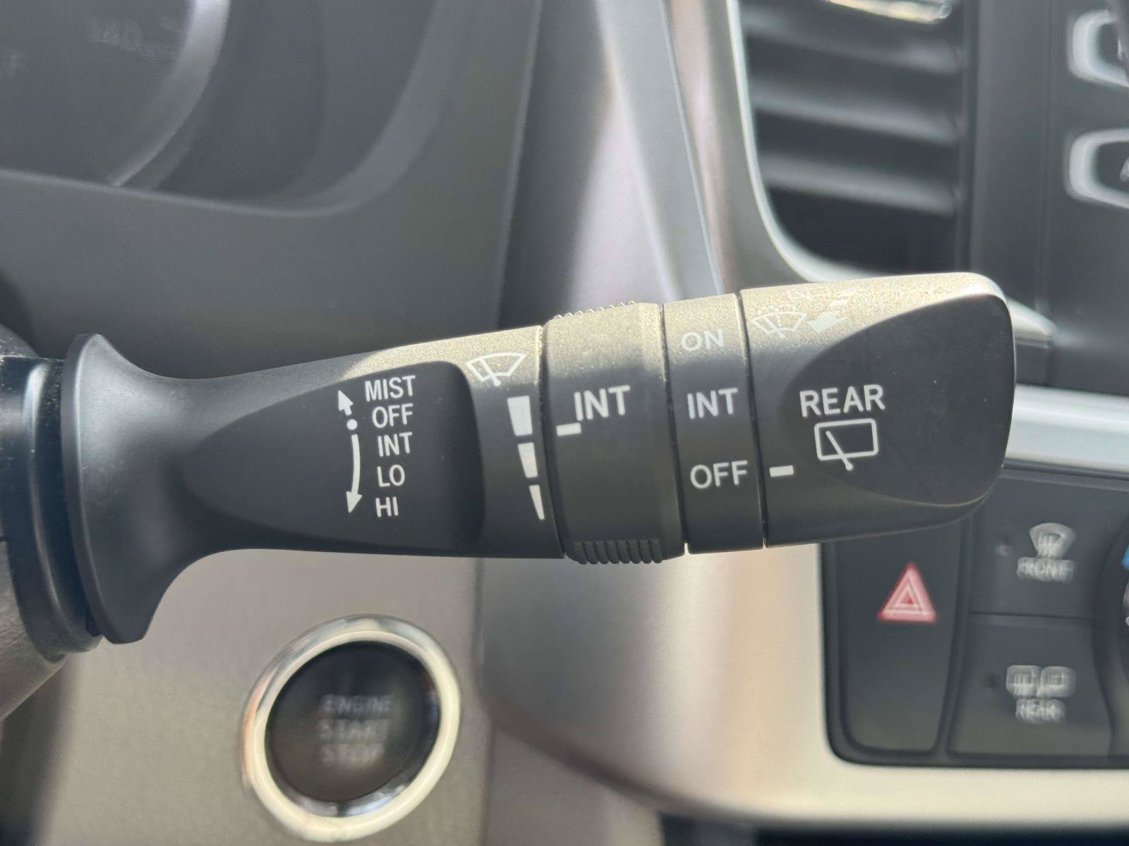Used 2018 Toyota Highlander XLE AWD/4WD image 21