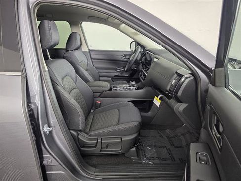 New 2026 Nissan Pathfinder SV image 13